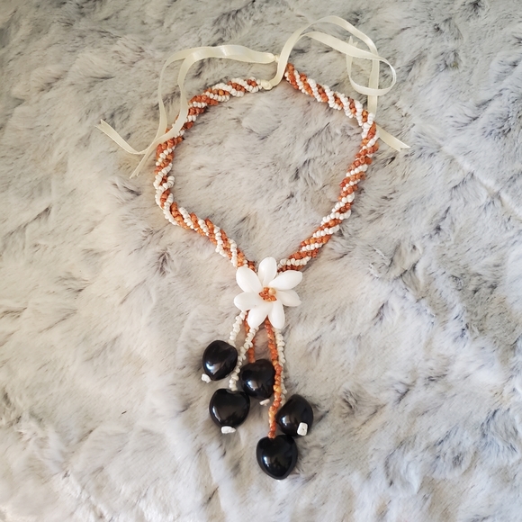 Hawaiian Flower Shell Lei Necklace With Kukui Beads - Picture 2 of 7